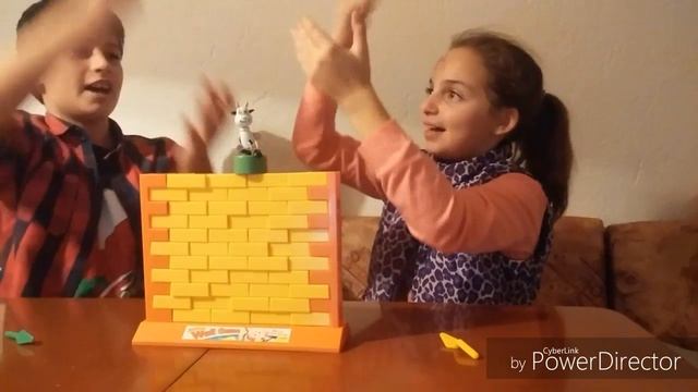 Humpty Dumpty's WALL GAME (предизвикателство) смотреть онлайн