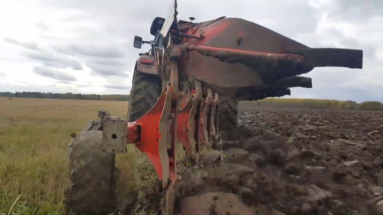 Вспашка оборотным плугом с предплужниками Kuhn Multi Master 123 Case IH Puma 155 смотреть онлайн