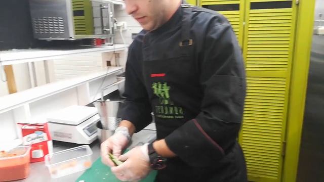 Паста с лососем, приготовление! смотреть онлайн