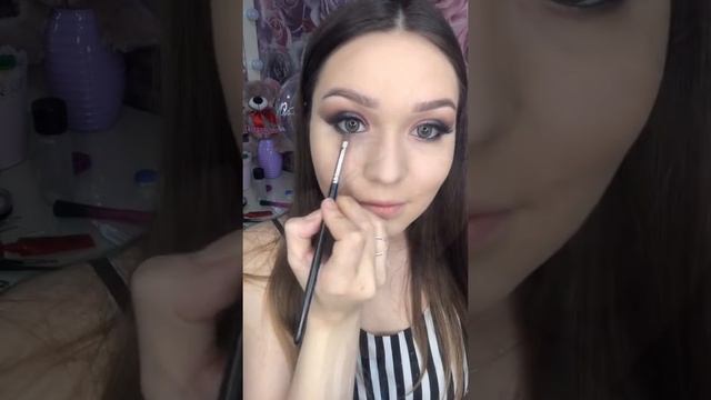 Яркий Цветной Макияж смотреть онлайн