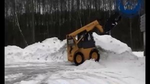 Мини погрузчик MUSTANG с щеткой с бункером