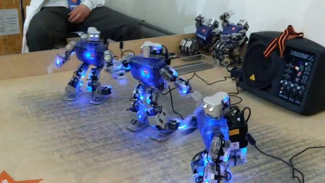 Танцующие роботы на ВДНХ смотреть онлайн