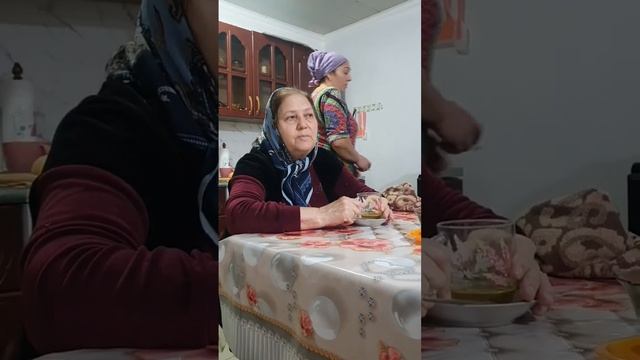 В гостях в семье Кумыков в Дагестане. Terrible Russia смотреть онлайн