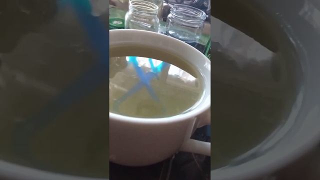Огуречный лосьон и домашний крем для лица, на основе огуречного сока и масла чайного дерева.