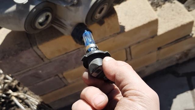 Замена лампочки фары на Тойота Хайлендер XU40 смотреть онлайн