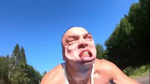 300 км/ч без шлема , что будет с лицом?⬆️⬆️⬆️⬆️