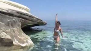 Наташа Королева устроила подводное шоу без трусов