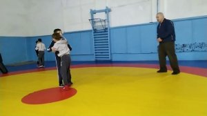 #борьба Бедро. Бросок через бедро (бросок через спину). Борьба дети 6-10 лет. Греко-римская борьба.