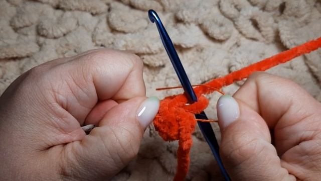 Игрушки крючком. Круг амигуруми из плюшевой пряжи.