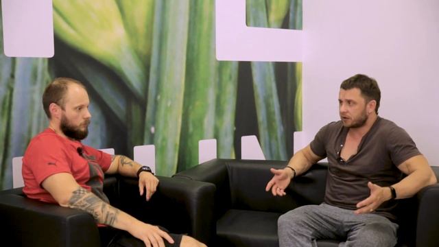 КАЧОК БЕРЕТ ИНТЕРВЬЮ У КРОССФИТЕРА/ИЗ ПАУЭРЛИФТИНГА В КРОССФИТ смотреть онлайн