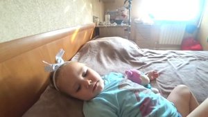Ложный вызов. Играем в доктора. Вайолет Life. Виолетта не хочет идти в садик. Мама звонит доктору.