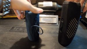 jbl charge 5 vs jbl flip 6