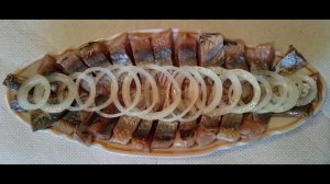 Как засолить СЕЛЕДКУ. ОЧень ВКусно!!! /Рецепт быстрого посола сельди/