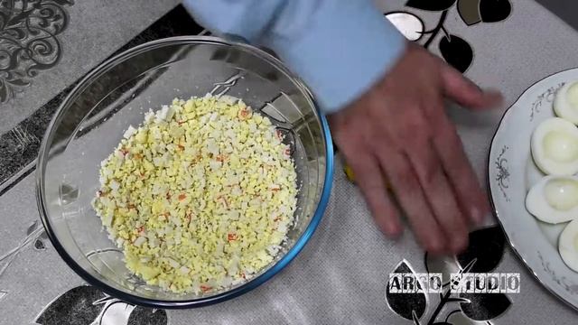 Яйца фаршированные крабовыми палочками. Рецепт от ARGoStav Kitchen