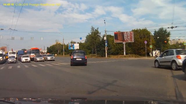 Медленный сузуки и шустрый санта фе. Ижевск 11.08.2016 смотреть онлайн