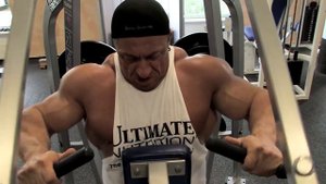 Unintentional ASMR 💪 Workout by Bodybuilder Markus Rühl with soft-spoken commentary (german)
