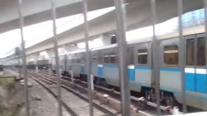 Метропоезд Русич отправляется со станции метро Кутузовская.