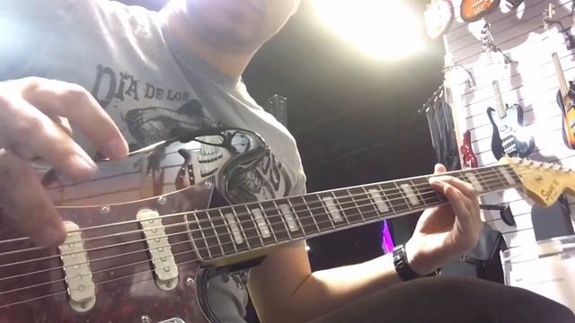 Finally got to try Fender Squier Vintage Modified Bass VI (six string bass) смотреть онлайн