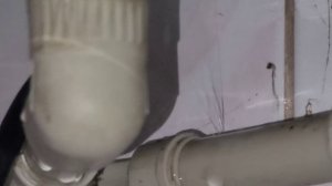 Не замуровывайте трубы в стены! Иначе...