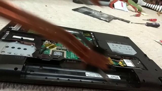 Чистка ноутбука от пыли +замена термопасты смотреть онлайн