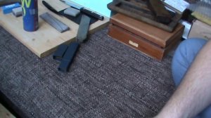 Продолжение Заточка правка  опасной бритвы СССР на природных точильных камнях не влезло продолжение