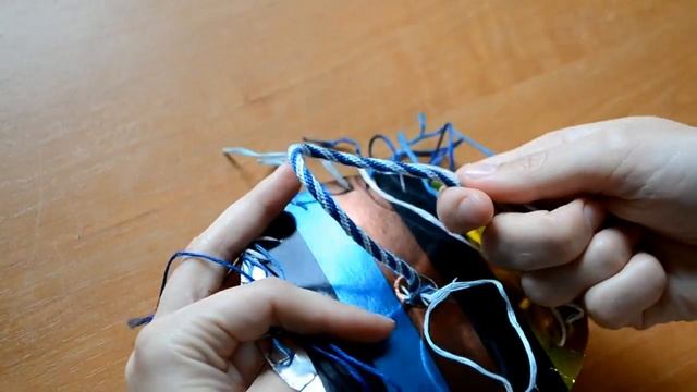 Круглый браслет (фенечка) кумихимо на 16 нитей смотреть онлайн