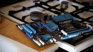 Железная кухня. Готовим Asus AM3 правильно. Как снять сокет с платы дома.