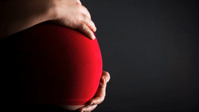 НЕ ДЕЛАЙ ЭТО ПЕРЕД РОДАМИ | 10 вещей которые все напрасно делают перед родами смотреть онлайн