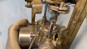 Disassemble Carburetor Honda CX500, from Carb King