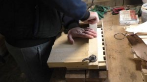 Сверление отверстий в рамках для натягивания проволки.