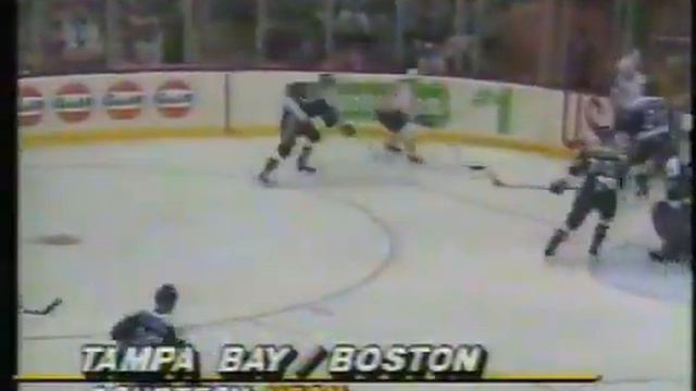 Dmitri Kvartalnov's goal vs Lightning from Stumpel's pass (6 nov 1993)