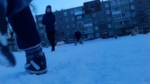 Вытащил головой ,сотрясение мозга