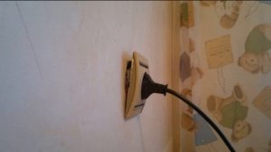 Искрит розетка: в чем причина и как избежать подобного
