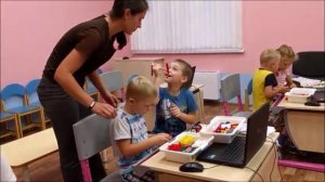 Занятие по робототехнике в детском саду Легополис