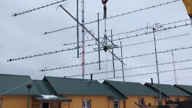 поднимаем и ставим фрейм с антеннами / lifting and installing our ant fr EME смотреть онлайн