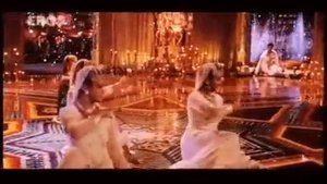 ШАХ РУКХ КХАН и  мадхури  душит танец  мадхури  из фильма  девдас❤  индия