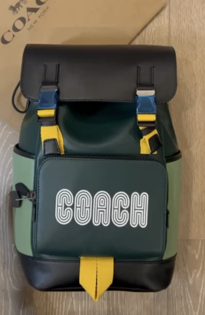 Рюкзак Coach новинка 3 смотреть онлайн