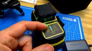 Лазерный уровень Firecore F94T-XG. Защита от ударов.