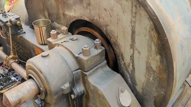 Heavy old Black Diesel Engine Amazing Starting || Ruston Hornsby Engine sound смотреть онлайн