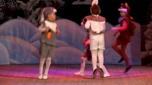 Танец трёх весёлых зайчиков