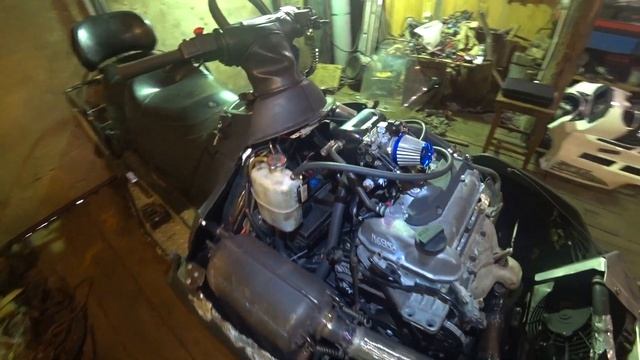 Снегоход Lynx Yeti Pro Army с двигателем Suzuki K6A (1) смотреть онлайн