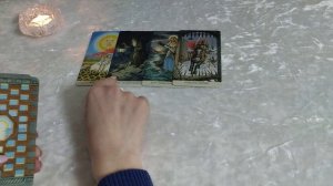 В ЧЕМ ОН НЕ МОЖЕТ ВАМ ПРИЗНАТЬСЯ? Таро гадание