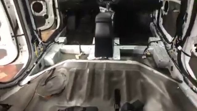 На виброизоляцию клеим шумо и теплоизолятор, благодаря ему в Хендай Крета будет сохраняться тепло смотреть онлайн