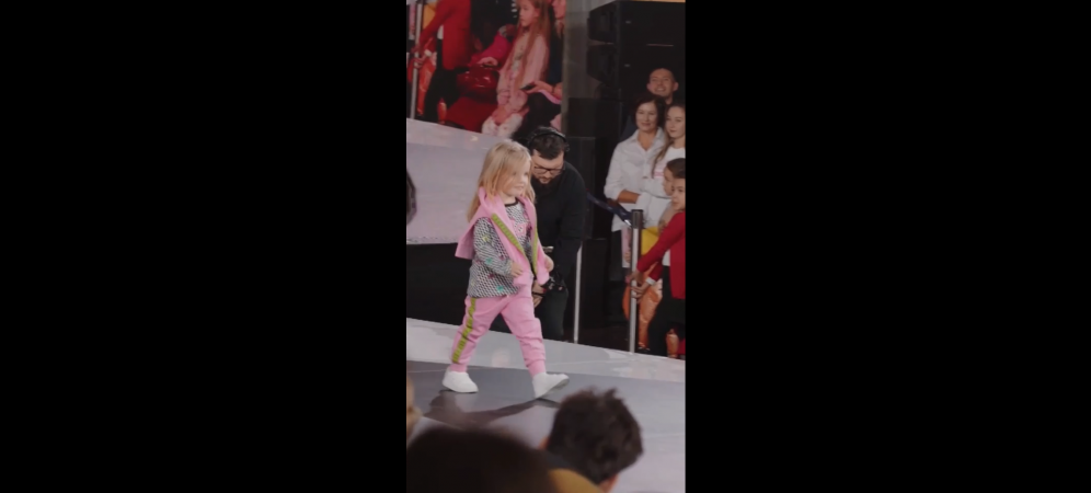 Атмосфера показа KIDS FASHION WEEK с Button Blue в ЦДМ в Москве!