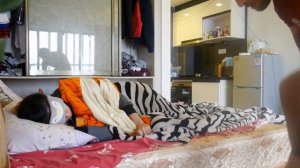 ПРАНК: СЕЛ НА ЛИЦО  КОГДА ОНА СПАЛА