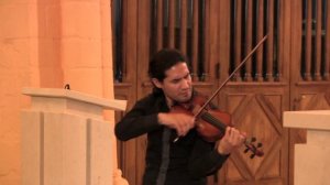 Oscar Bohórquez plays Bach Sarabande from Partita No.2, BWV1004