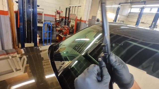 How to replace front wiper blades on 2020 Kia Telluride. смотреть онлайн