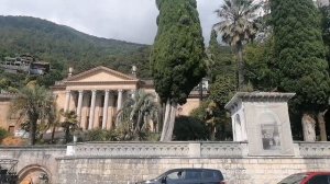 Гуляем по Гаграм. торговый Центр Гагра. Приморский парк в Гаграх.