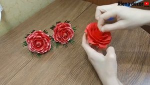 Как сделать Розу из бумаги своими руками с конфетой