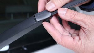 VW Golf Rear Wiper Blade Replacement - Replace Rear Wiper Blade Install on 2007 Golf GTI Passat MKV